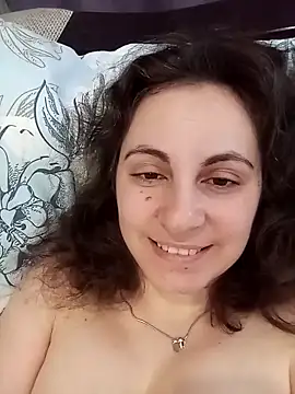 ShelaDiass online show from April 12, 2026, 4:16 am