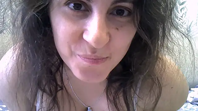 Snapshot of ShelaDiass chatting on December 20, 2025, 8:28 am ShelaDiass online show from December 20, 2025, 8:28 am