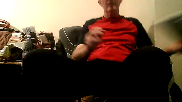 Snapshot of doggsy01 chatting on October 6, 2025, 11:44 am doggsy01 online show from October 6, 2025, 11:44 am