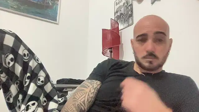 Snapshot of alessandromori91 chatting on December 15, 2025, 10:04 pm alessandromori91 online show from December 15, 2025, 10:04 pm