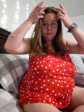 Snapshot of MsShelby40 chatting on March 15, 2025, 10:22 pm MsShelby40 online show from March 15, 2025, 10:22 pm