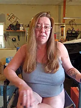 MsShelby40 online show from June 12, 2026, 6:49 pm
