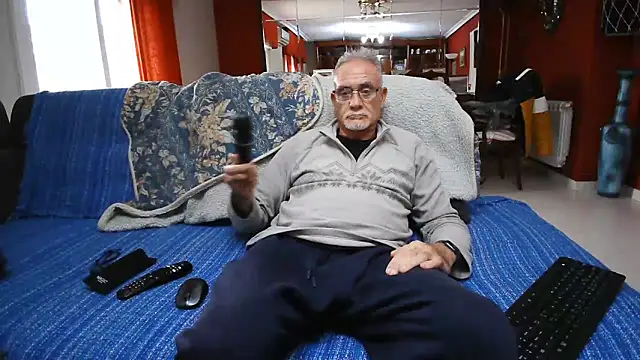 Snapshot of maduroguapo chatting on March 13, 2025, 5:18 pm maduroguapo online show from March 13, 2025, 5:18 pm