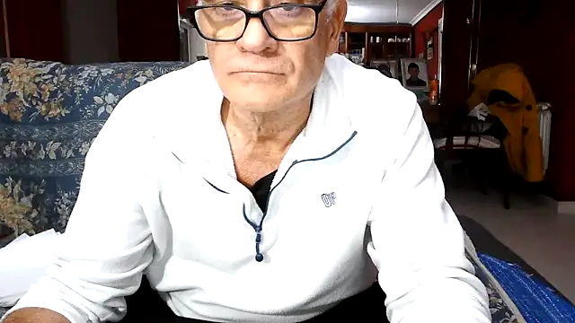 Snapshot of maduroguapo chatting on January 5, 2026, 8:45 pm maduroguapo online show from January 5, 2026, 8:45 pm