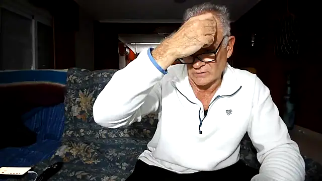 Snapshot of maduroguapo chatting on January 7, 2026, 6:57 pm maduroguapo online show from January 7, 2026, 6:57 pm