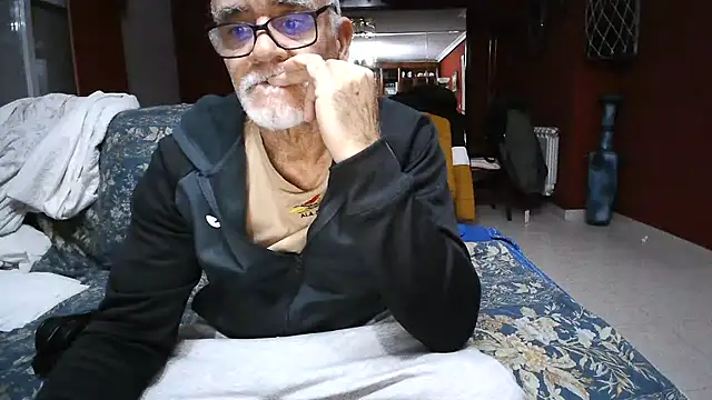 Snapshot of maduroguapo chatting on March 1, 2025, 10:21 pm maduroguapo online show from March 1, 2025, 10:21 pm