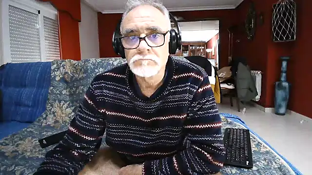 Snapshot of maduroguapo chatting on March 4, 2025, 5:03 pm maduroguapo online show from March 4, 2025, 5:03 pm