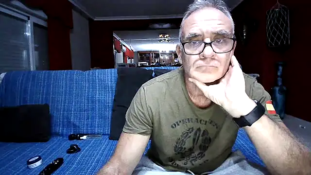 Snapshot of maduroguapo chatting on September 23, 2025, 8:27 pm maduroguapo online show from September 23, 2025, 8:27 pm