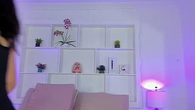 Jenifer Diaz online show from March 23, 2026, 1:00 pm