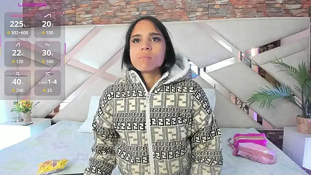 Snapshot of sophie_pariss chatting on February 2, 2026, 2:43 am sophie pariss online show from February 2, 2026, 2:43 am