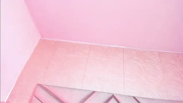 sophie pariss online show from April 10, 2026, 3:24 am