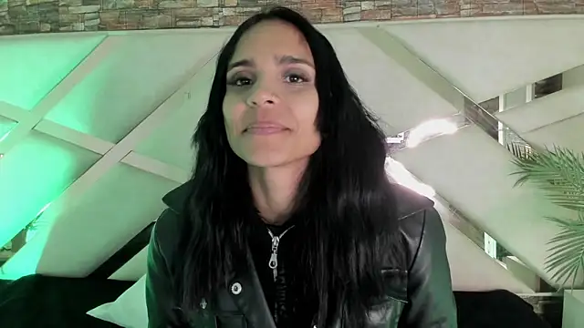 Snapshot of sophie_pariss chatting on December 20, 2025, 2:58 am sophie pariss online show from December 20, 2025, 2:58 am