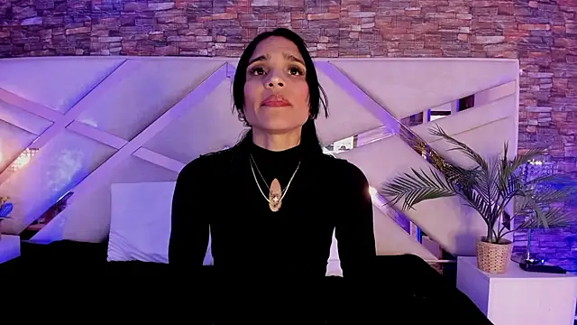 Snapshot of sophie_pariss chatting on December 21, 2025, 2:13 am sophie pariss online show from December 21, 2025, 2:13 am