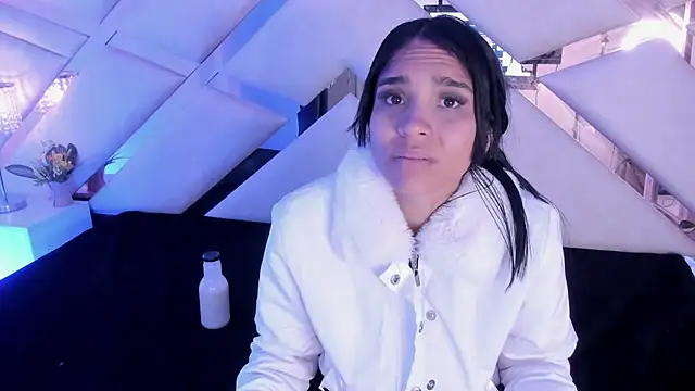 Snapshot of sophie_pariss chatting on December 5, 2025, 3:38 am sophie pariss online show from December 5, 2025, 3:38 am