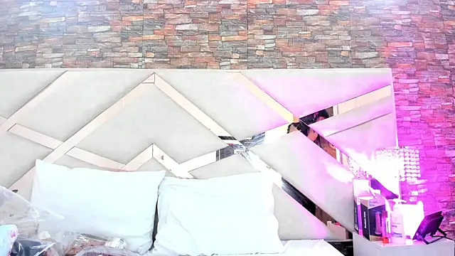 Snapshot of sophie_pariss chatting on November 1, 2025, 9:19 pm sophie pariss online show from November 1, 2025, 9:19 pm