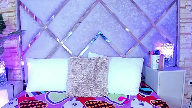 Snapshot of sophie_pariss chatting on November 14, 2025, 2:15 am sophie pariss online show from November 14, 2025, 2:15 am