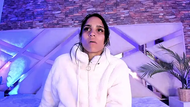 Snapshot of sophie_pariss chatting on December 23, 2025, 4:12 am sophie pariss online show from December 23, 2025, 4:12 am