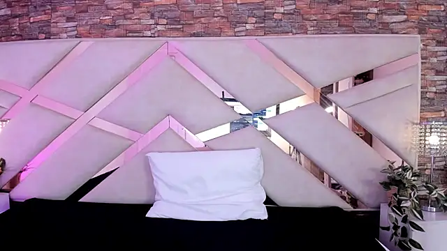 Snapshot of sophie_pariss chatting on December 3, 2025, 3:29 am sophie pariss online show from December 3, 2025, 3:29 am