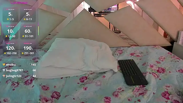 Snapshot of sophie_pariss chatting on November 26, 2025, 8:58 am sophie pariss online show from November 26, 2025, 8:58 am