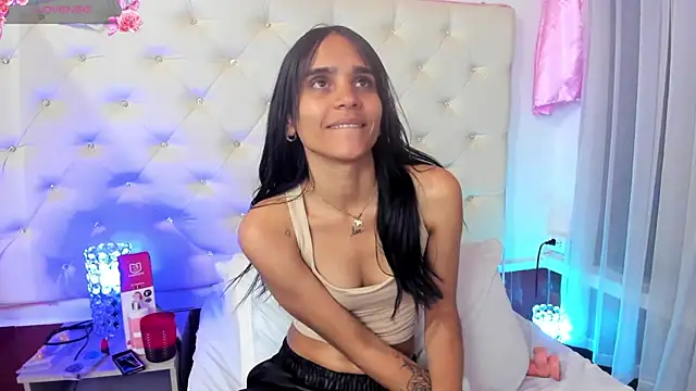 Snapshot of sophie_pariss chatting on March 13, 2025, 8:59 am sophie pariss online show from March 13, 2025, 8:59 am