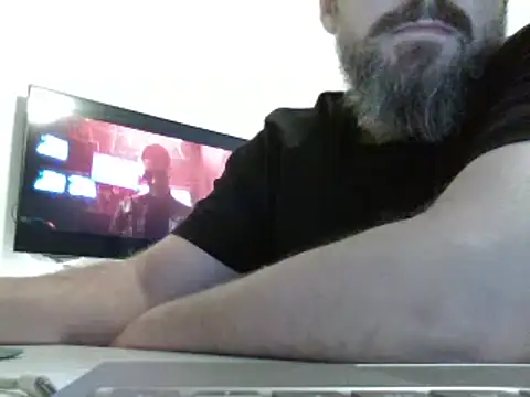 Snapshot of FROL83 chatting on June 12, 2026, 8:17 pm FROL83 online show from June 12, 2026, 8:17 pm