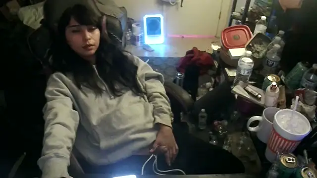 jazzybea4 online show from April 18, 2026, 6:16 am