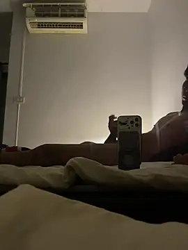 Snapshot of CoaZh_BigP18 chatting on February 4, 2025, 9:41 pm CoaZh BigP18 online show from February 4, 2025, 9:41 pm