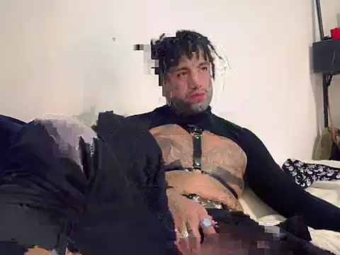 Snapshot of Azazelihornyasf chatting on November 16, 2025, 5:23 am Azazelihornyasf online show from November 16, 2025, 5:23 am