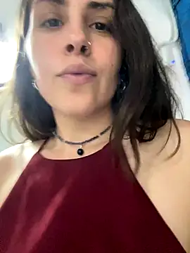 isadelasestrellas online show from November 13, 2025, 4:55 pm