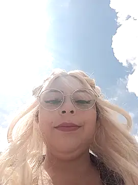 madelaine- online show from March 14, 2026, 6:36 pm