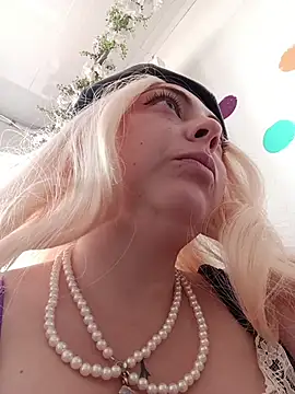 madelaine- online show from February 7, 2026, 6:05 pm