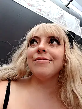 madelaine- online show from March 6, 2025, 6:48 pm