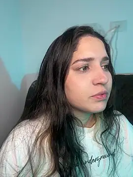 valentina jonnes1 online show from April 18, 2026, 6:27 am