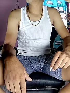 brattcumhot  online show from October 21, 2025, 6:29 pm
