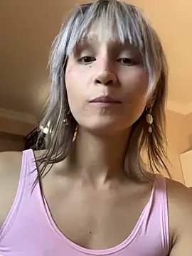 bigbabykiki online show from November 6, 2025, 6:34 pm