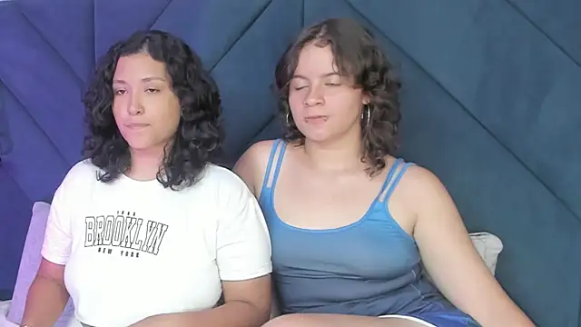 Snapshot of ivy_and_molly chatting on September 27, 2025, 12:17 am ivy and molly online show from September 27, 2025, 12:17 am