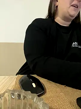 Snapshot of Popinasq chatting on November 6, 2025, 9:19 pm Popinasq online show from November 6, 2025, 9:19 pm