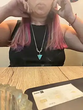 Snapshot of Popinasq chatting on October 25, 2025, 7:07 am Popinasq online show from October 25, 2025, 7:07 am