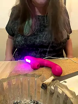 Snapshot of Popinasq chatting on November 21, 2025, 5:56 pm Popinasq online show from November 21, 2025, 5:56 pm