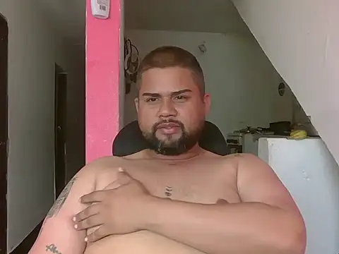 GABRIELGARCIA1313 online show from January 10, 2026, 7:42 pm