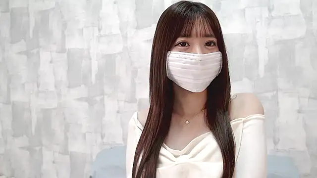 LOVE MOMO LOVE online show from September 21, 2025, 12:10 pm