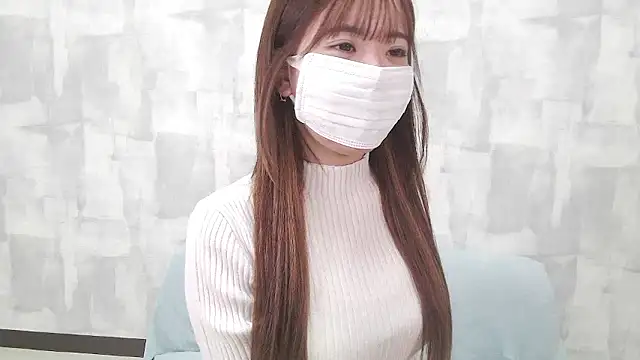 LOVE MOMO LOVE online show from November 11, 2025, 10:43 am