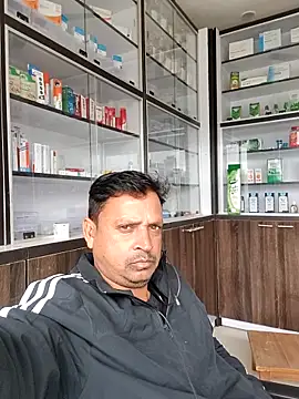 Snapshot of Raj1043 chatting on December 1, 2025, 5:19 am Raj1043 online show from December 1, 2025, 5:19 am