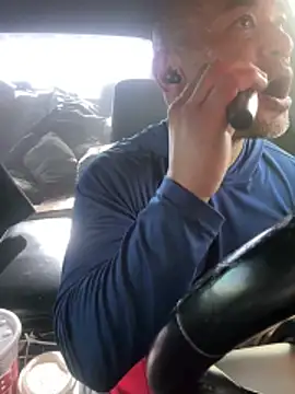 Snapshot of EatMyCake831 chatting on December 17, 2025, 6:57 pm EatMyCake831 online show from December 17, 2025, 6:57 pm