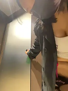 Snapshot of syy9999 chatting on January 22, 2025, 7:03 pm syy9999 online show from January 22, 2025, 7:03 pm