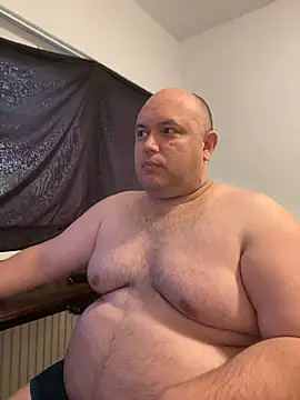 Snapshot of BigromeoXX chatting on March 31, 2026, 5:37 pm BigromeoXX online show from March 31, 2026, 5:37 pm