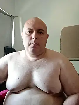 Snapshot of BigromeoXX chatting on August 1, 2026, 10:24 am BigromeoXX online show from August 1, 2026, 10:24 am