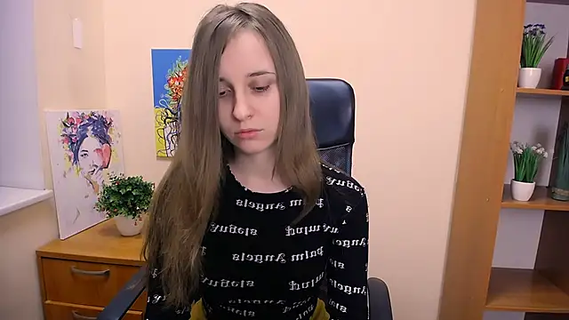 Snapshot of _Nicole_new chatting on February 8, 2025, 12:28 pm  Nicole new online show from February 8, 2025, 12:28 pm