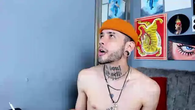 Snapshot of MurdockH chatting on December 15, 2025, 11:10 pm MurdockH online show from December 15, 2025, 11:10 pm