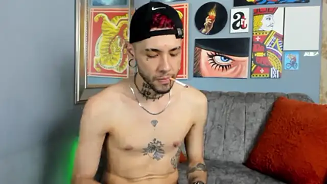 Snapshot of MurdockH chatting on December 3, 2025, 8:52 pm MurdockH online show from December 3, 2025, 8:52 pm